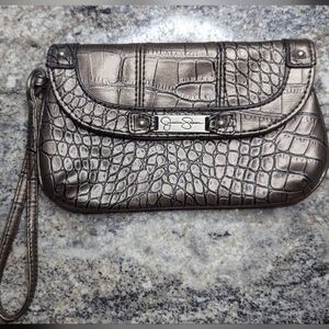 Jessica Simpson clutch
